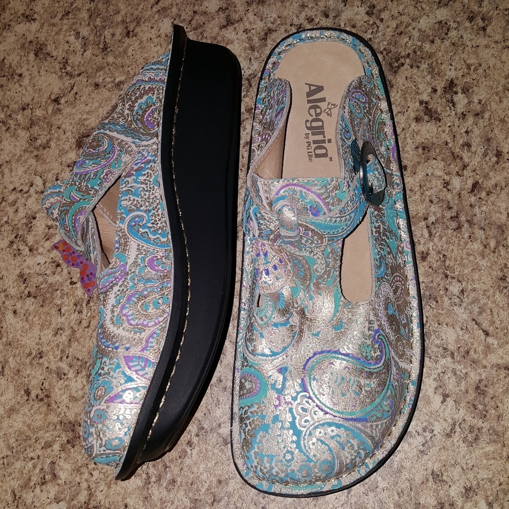 NWOB Alegria PG Lite Blue Pastel Paisley Clogs